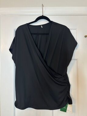 HALARA Black Athletic Top with Hem Tie